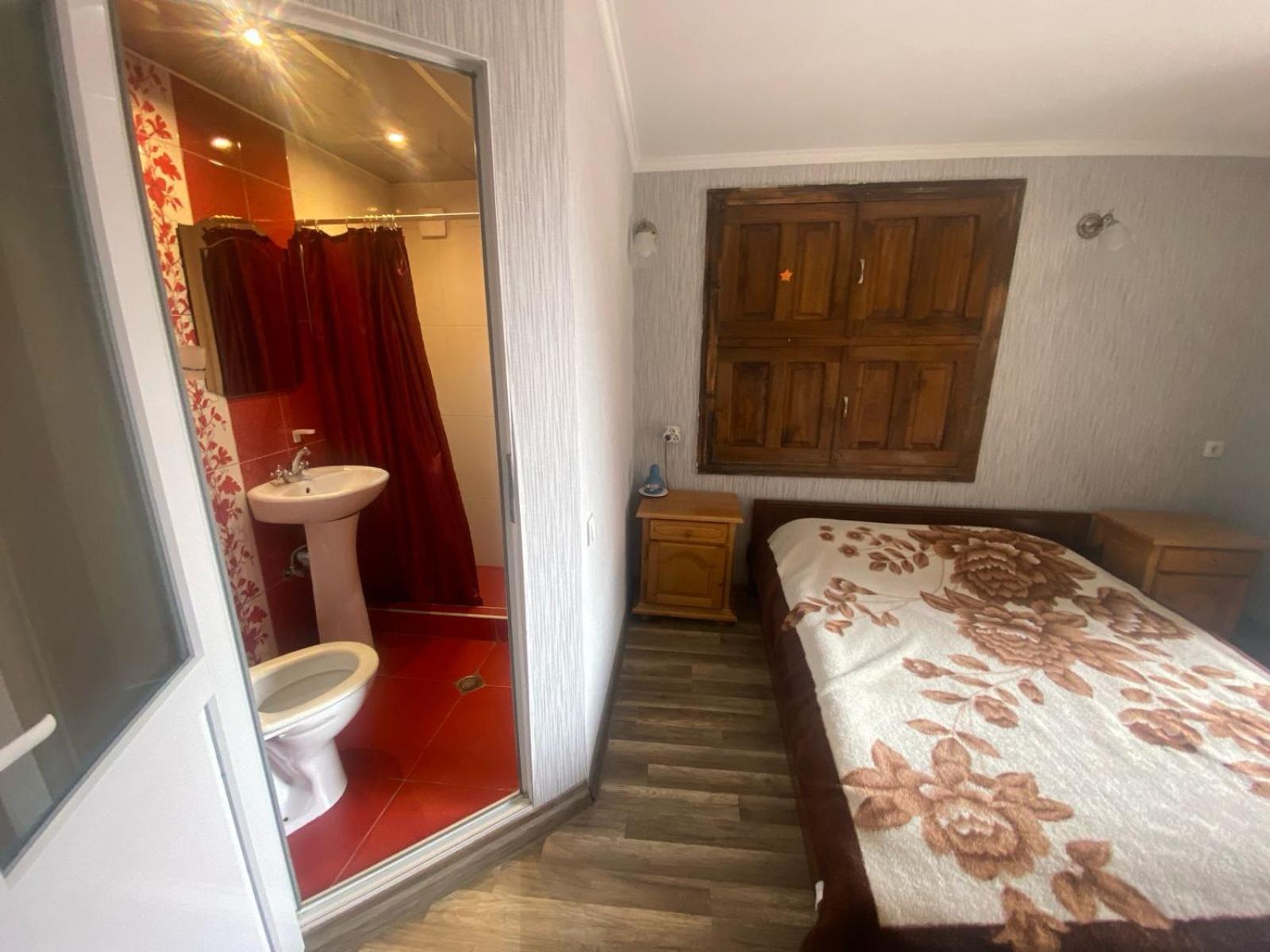 Archil And Nino Gigauri Guest House Kazbegi Ngoại thất bức ảnh