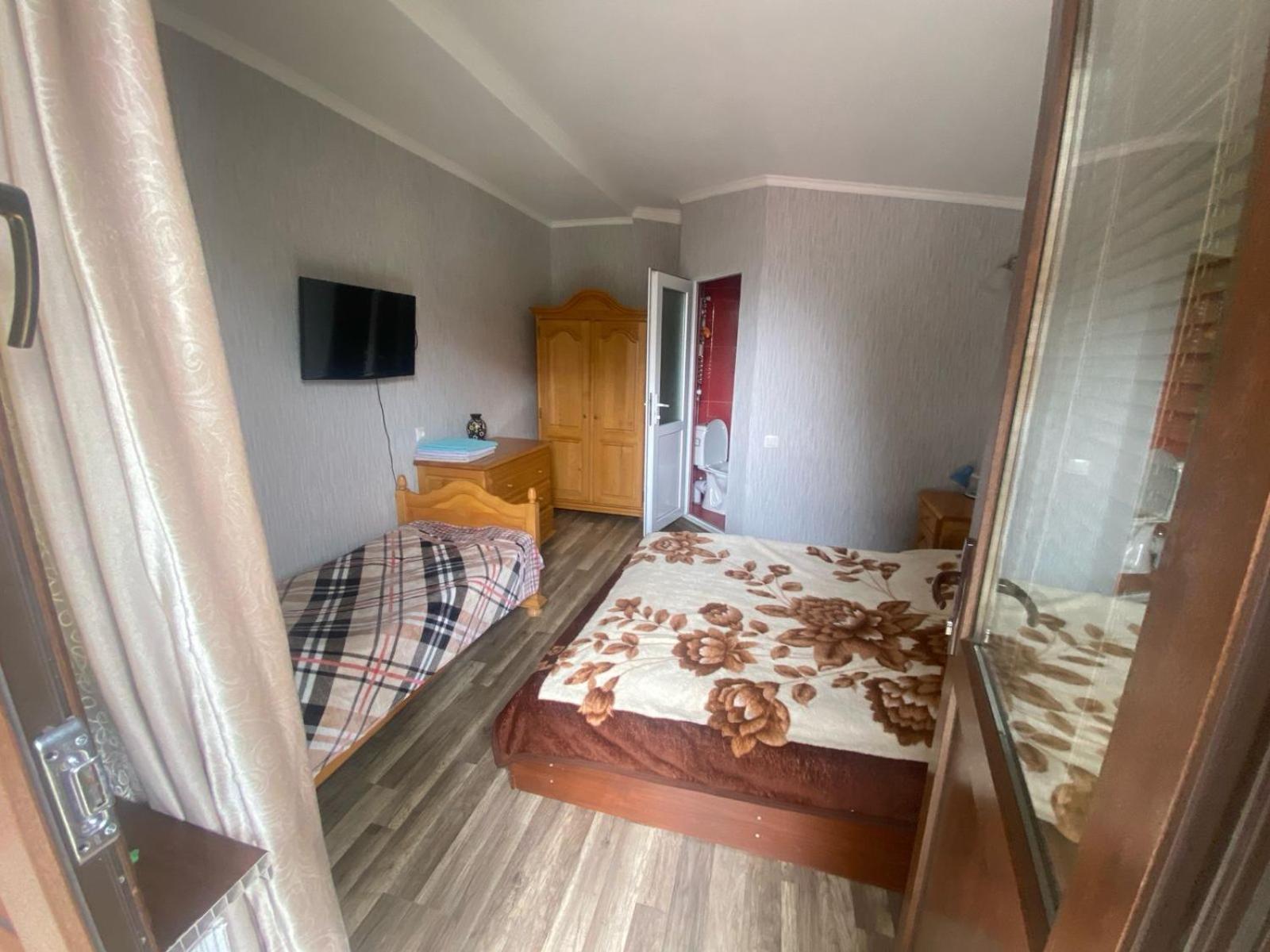 Archil And Nino Gigauri Guest House Kazbegi Ngoại thất bức ảnh